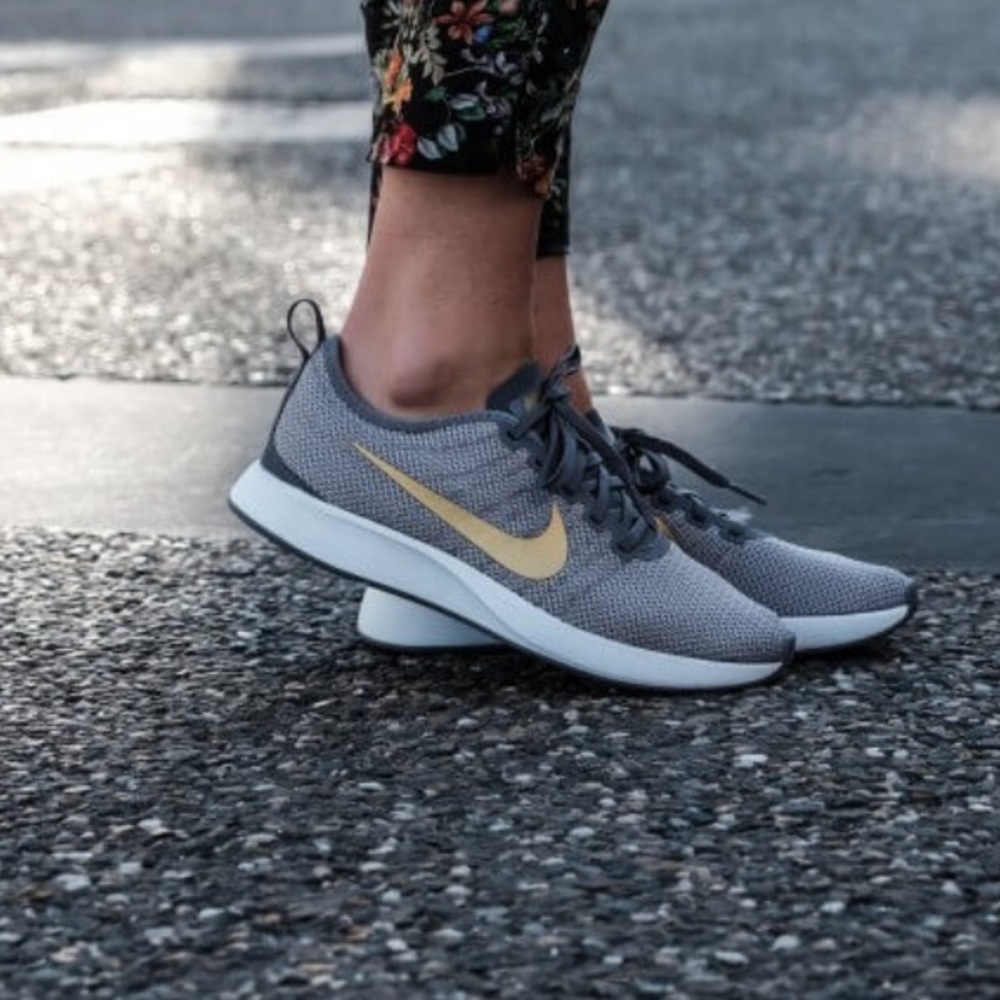 NEVER WORN Nike Grey Nike Dual Tone Racer w/gold